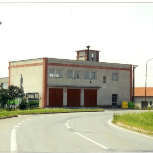 Rok 2000, hasičská zbrojnice před rekonstrukcí.